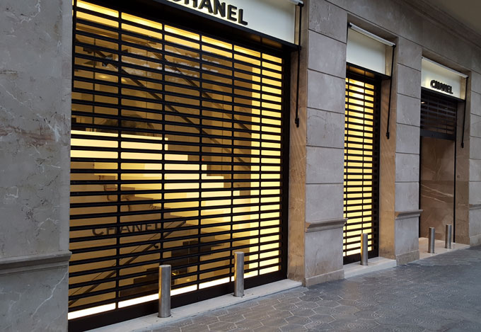 pilonas-seguridad-tienda-chanel