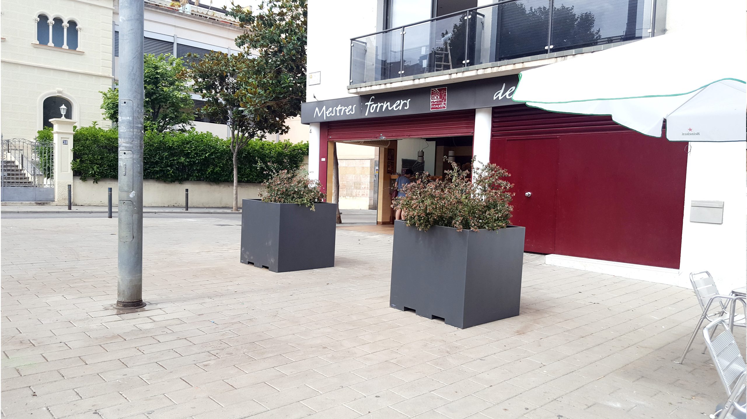 Instalación de pilonas y aparcabici en San Antoni de Calonge (Gerona)