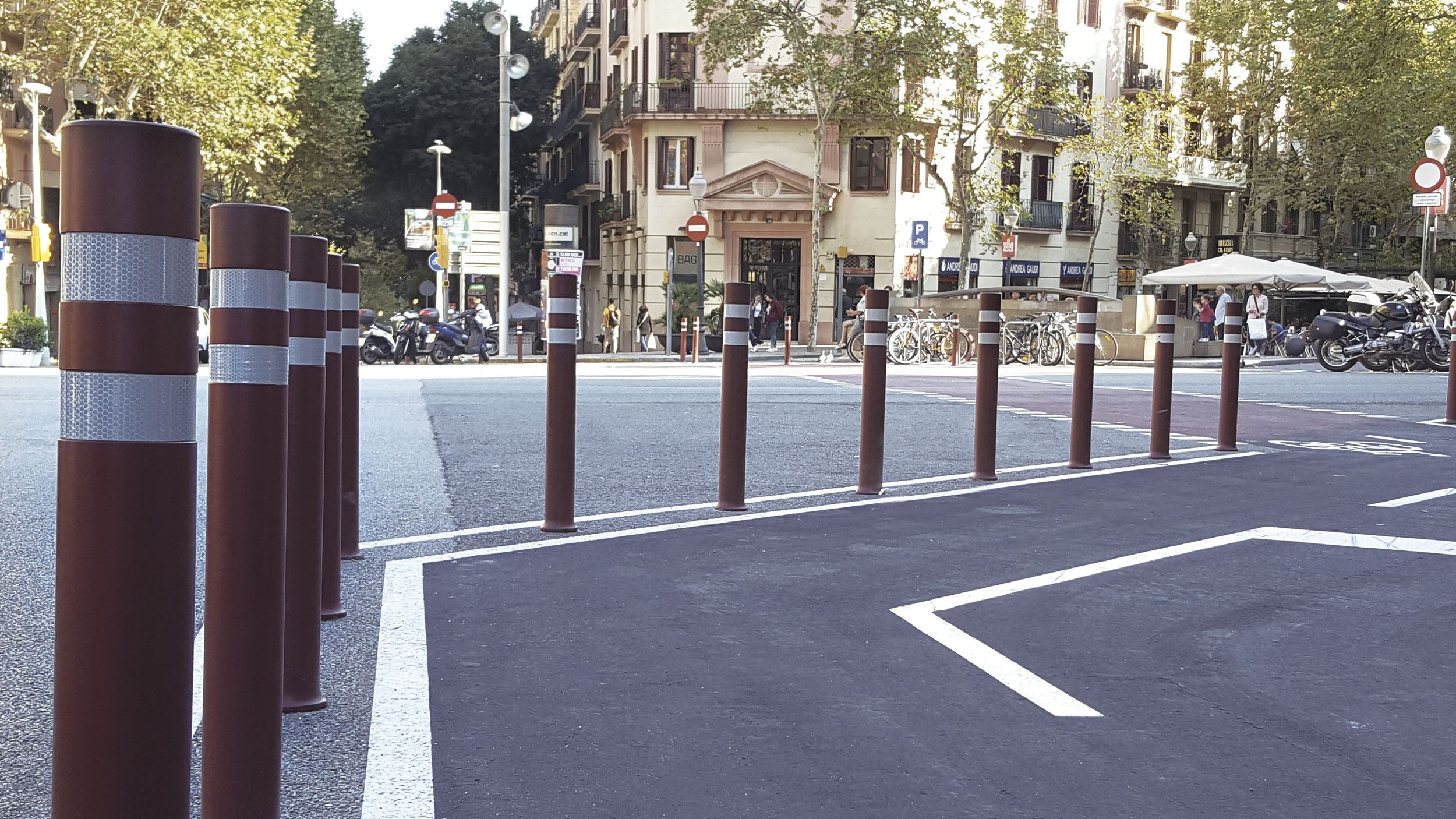 Pilonas flexibles carril bici