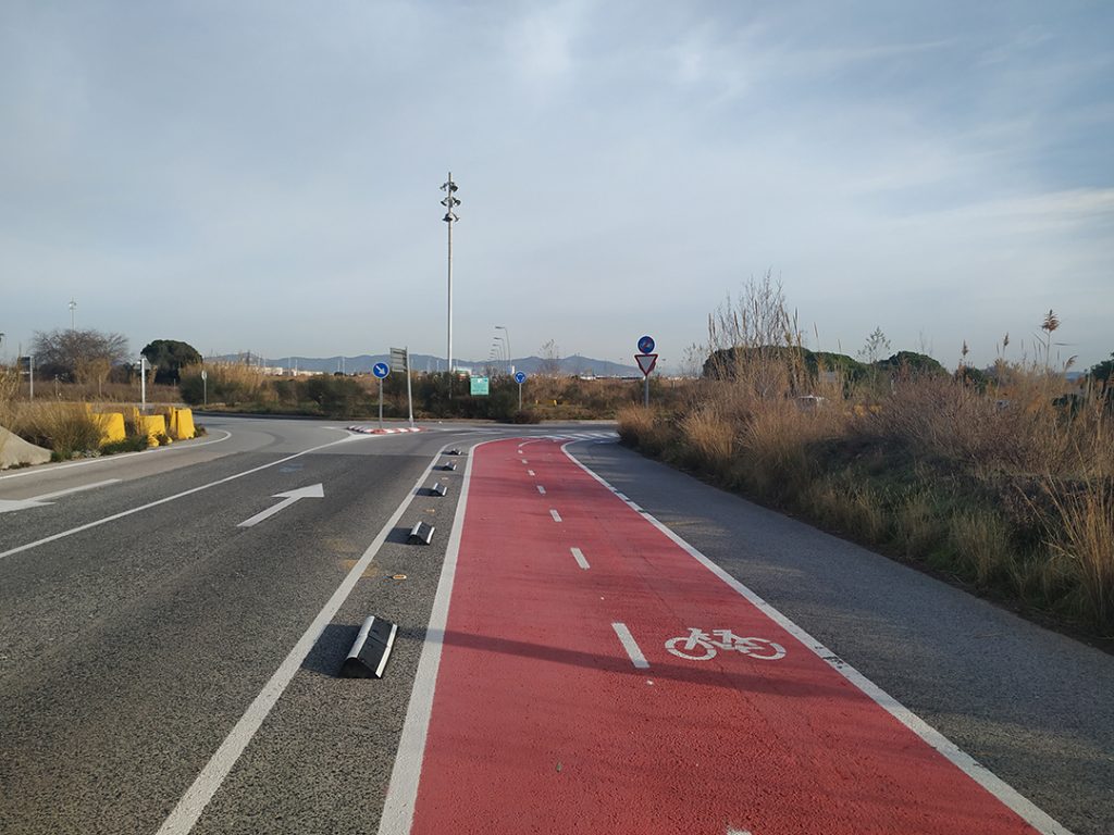 Separador vial Mompe carril bici Viladecans