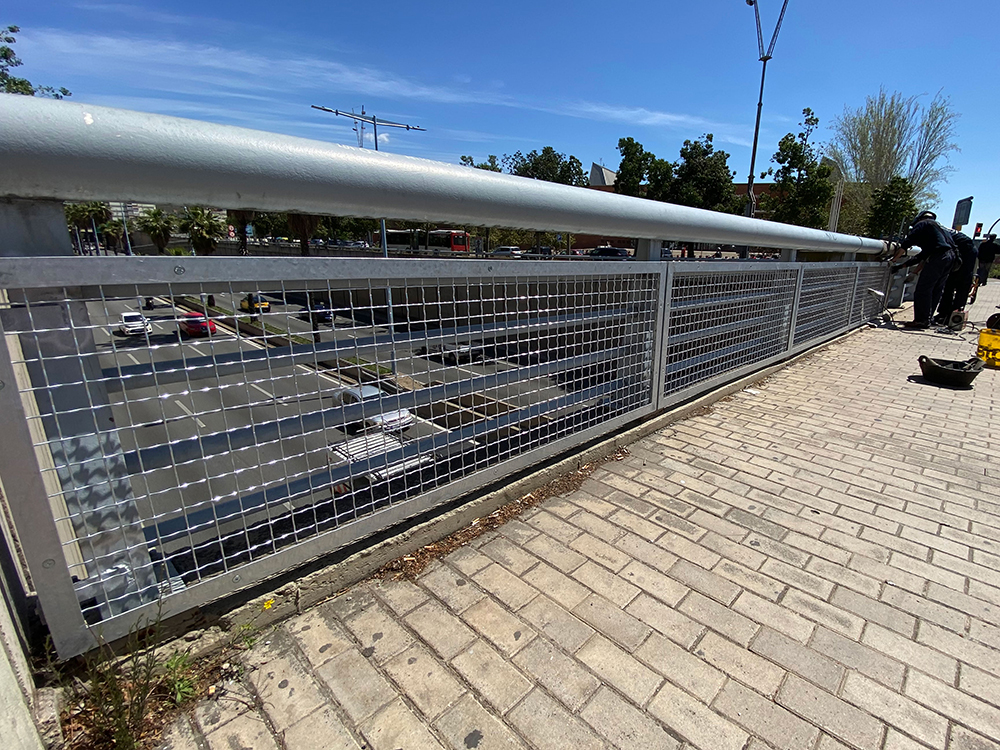 Instalación paneles de malla de seguridad