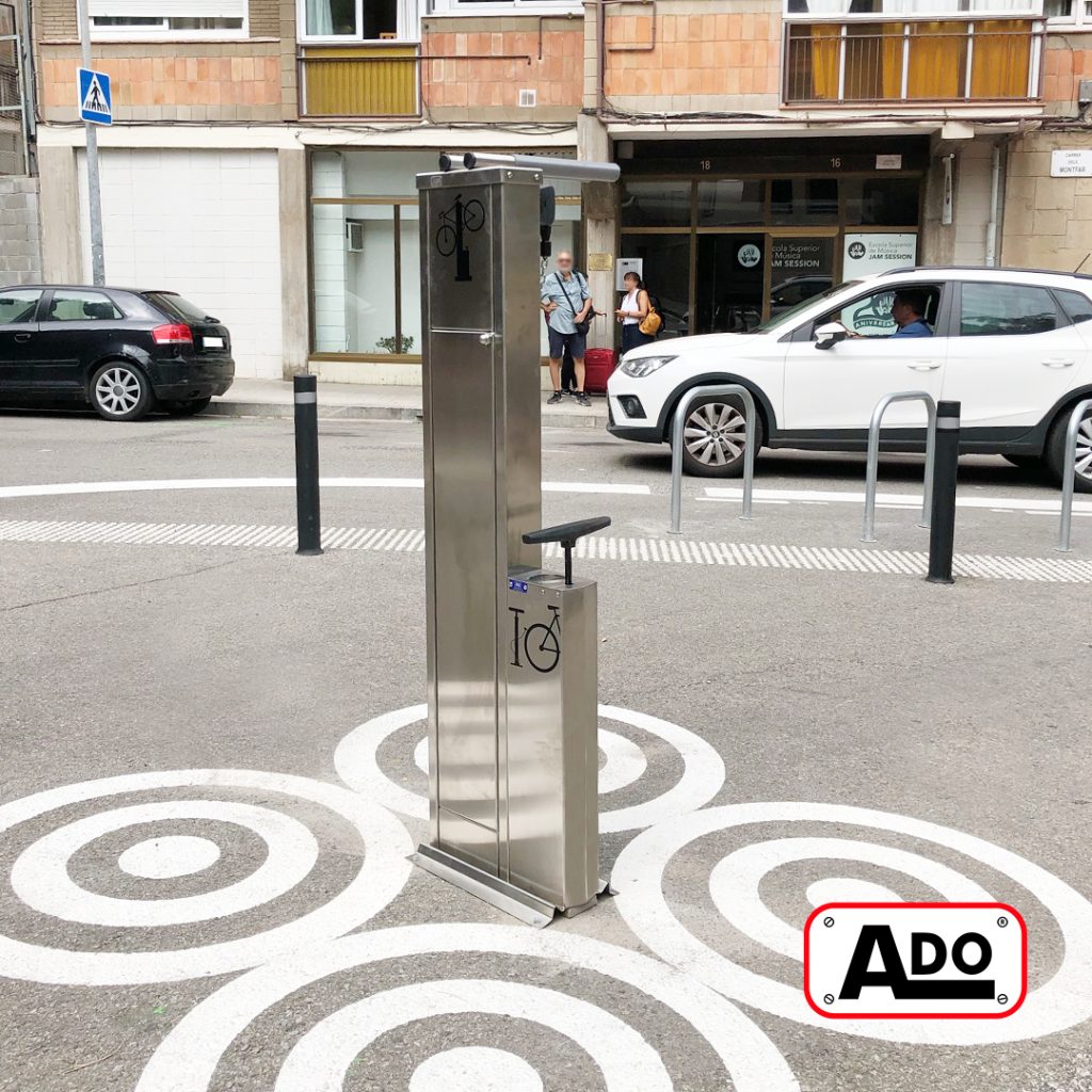 Estación mantenimiento bicicletas instalado en Barcelona
