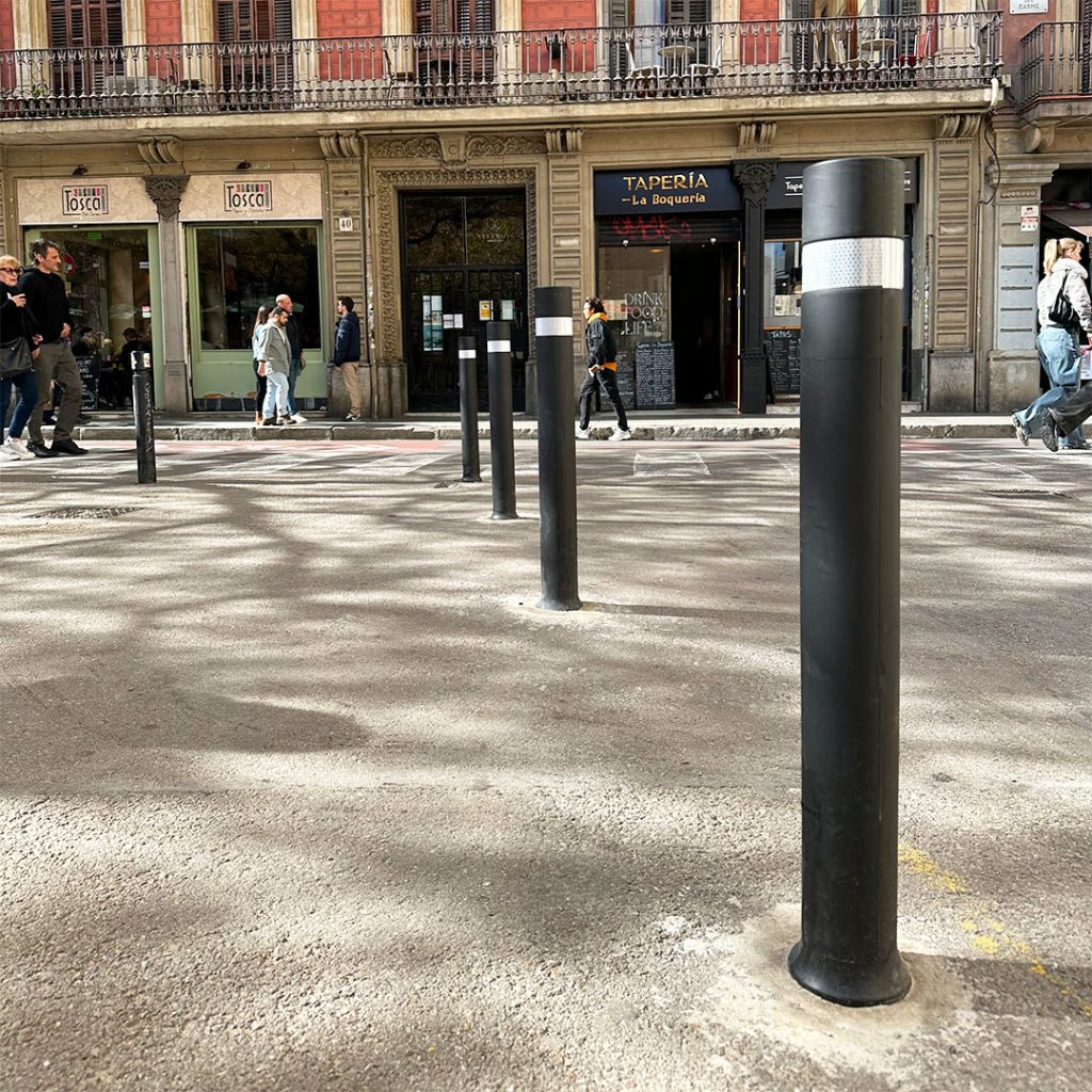 pilona a flex instaladas en Barcelona