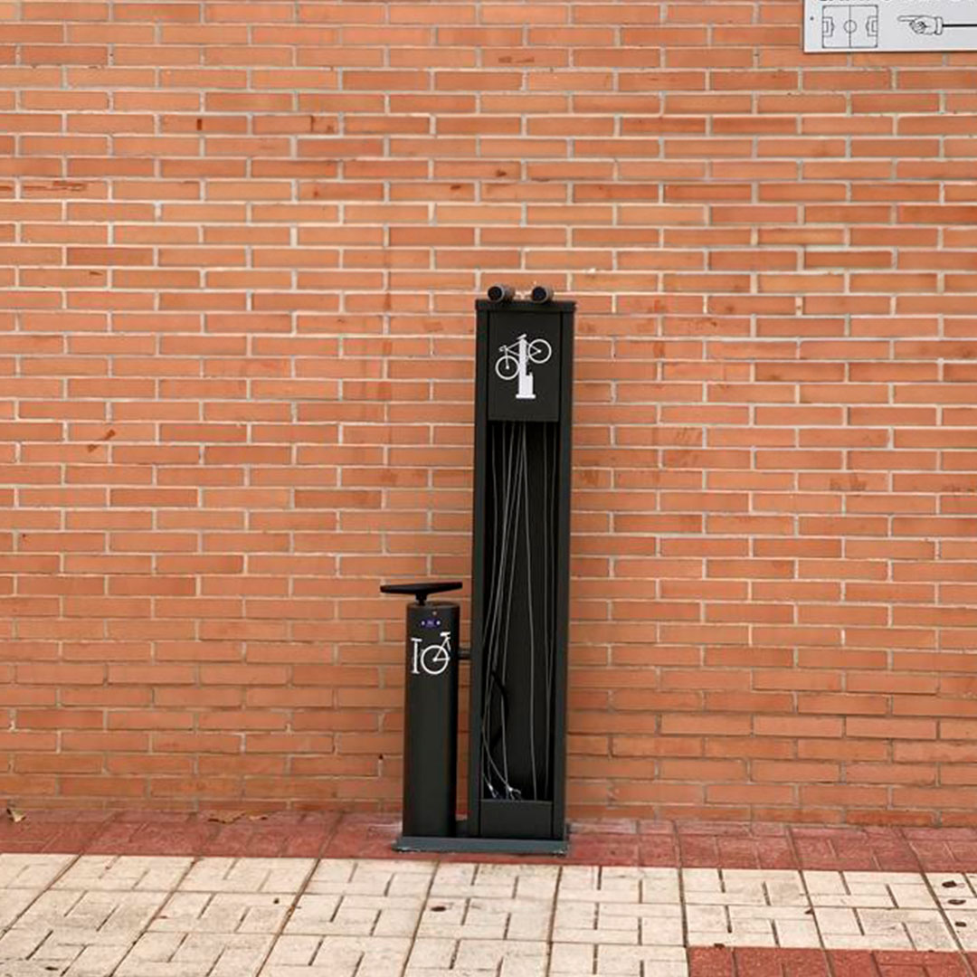 Estación de autoreparación de bicicletas