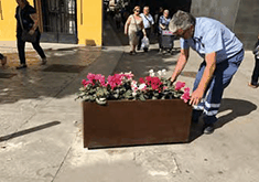 detalle bloqueo de la jardinera en el punto final