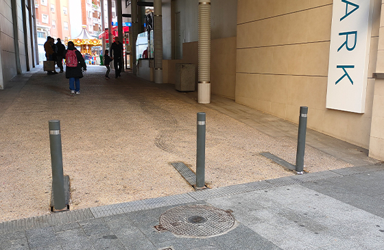 pilona abatible manual stc city instalada pilona abatible manual stc city instalada