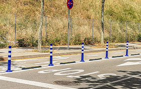 poste delimitador flexible road verde instalado
