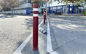 pilona a-blen carril bici pilona a-blen carril bici