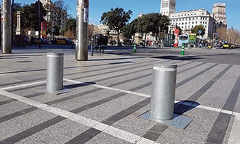 pilonas instaladas en centro barcelona