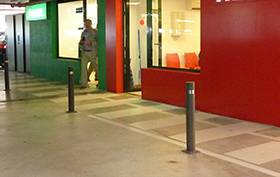 pilona city instaladas con placa pilona city instaladas con placa