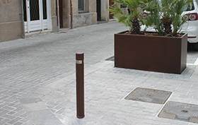 pilona city corten instalada