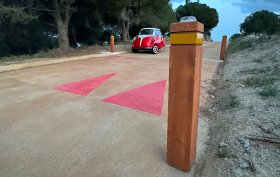 pilona madera luminosa con baliza led