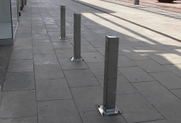 pilona seguridad cuadrada instalada pilona seguridad cuadrada instalada