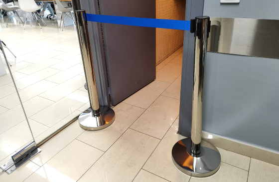 poste acero inoxidable cinta extensible