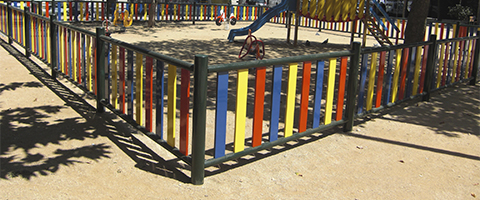 vallas metalicas de colores parque