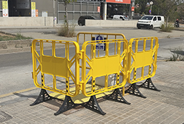 vallas de plastico amarillo locker