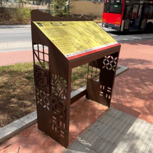 señales informativas Atril acero corten Barcelona ciudad