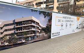 valla opaca lisa instalada con publicidad valla opaca lisa instalada con publicidad