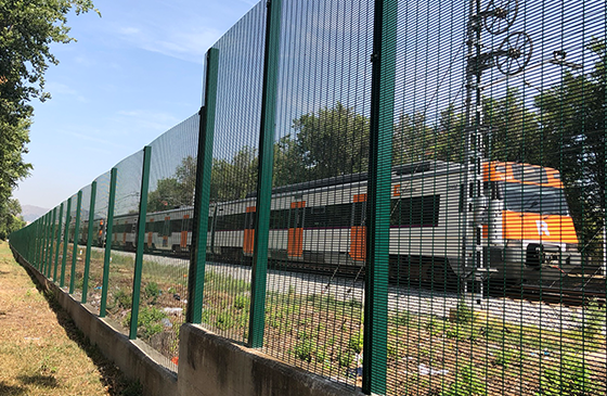 vallado alta seguridad verde renfe