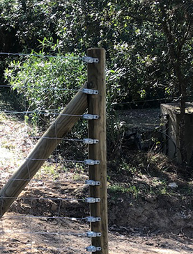 vallado cinegético instalado detalle vallado cinegético instalado detalle
